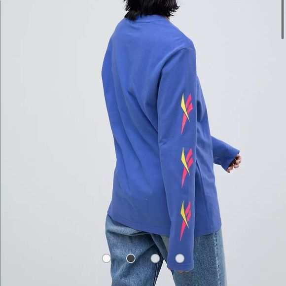 Reebok Long Sleeve T-Shirt With Vector Logo Sleeve - Picture 3 of 9